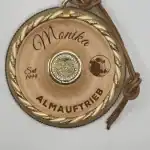 Original Almauftrieb Damendeckel Almauftreib_deckel_moni_oben